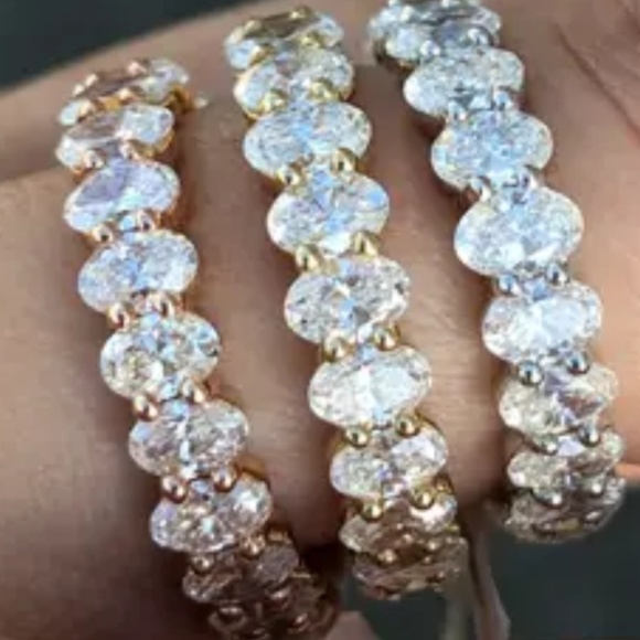 18k Oval Swarovski rose gold eternity band - Picture 5 of 10